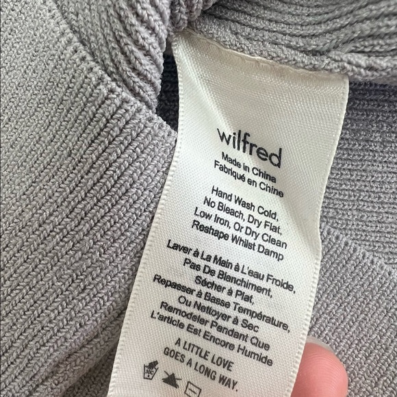 Aritzia’s Wilfred Off shoulder sweater - Picture 6 of 7